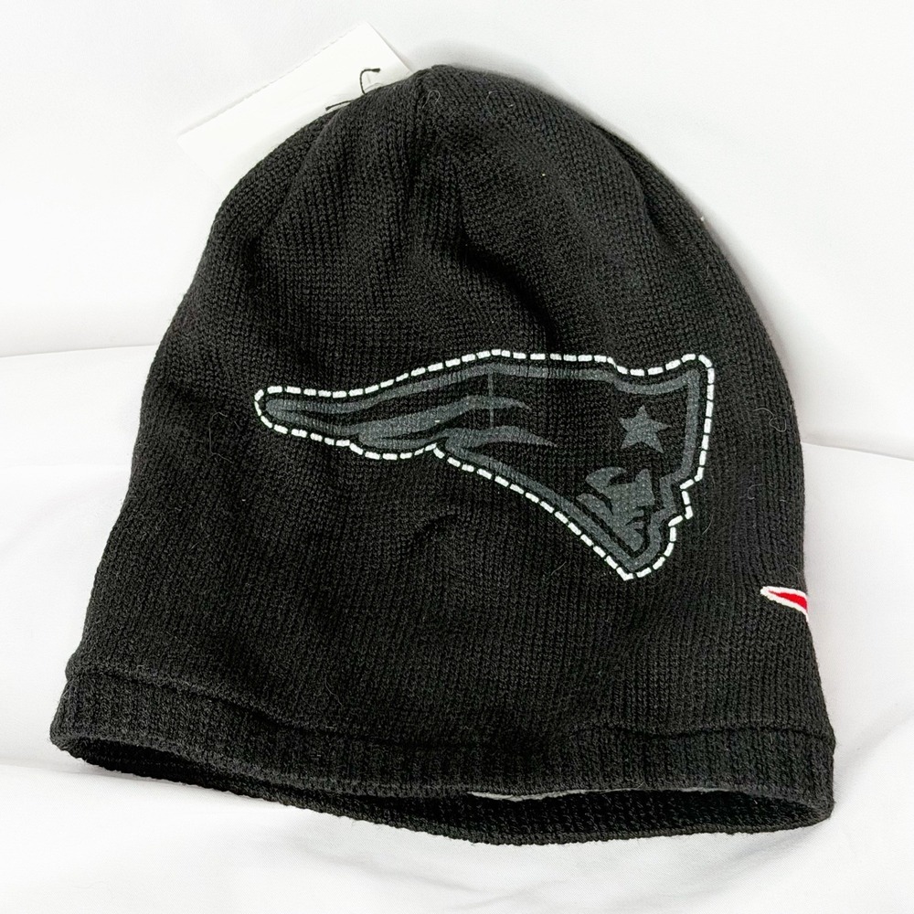 Reebok NFL New England Patriots Youth Fleece Beanie Hat Black One Size